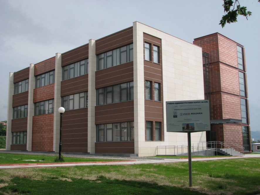 New academic and administrative building opens officially. featured image