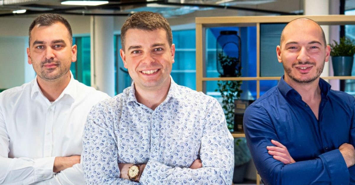 The AUBG alumni-founded fin-tech company Payhawk becomes first-ever Bulgarian startup company valued at over $1 billion after raising $100m in a Lightspeed-led Series B extension.