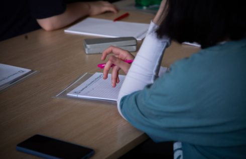 How to Guide: Write Your AUBG Essay featured image