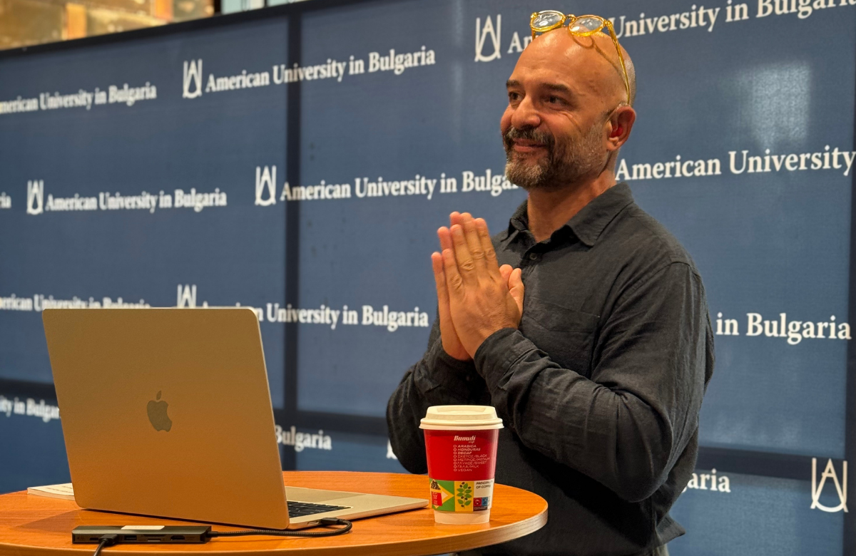 Ashod Derandonyan (‘01) Championing Accessibility Support for the Deaf and Hard of Hearing Community